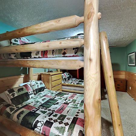 Above The Clouds, 4 Bedrooms, Pool Access, Private, Gaming, Sleeps 16 개틀린버그 외부 사진
