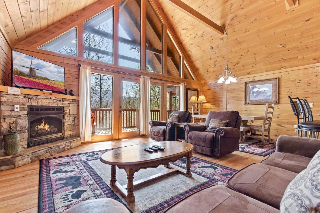 Above The Clouds, 4 Bedrooms, Pool Access, Private, Gaming, Sleeps 16 개틀린버그 외부 사진