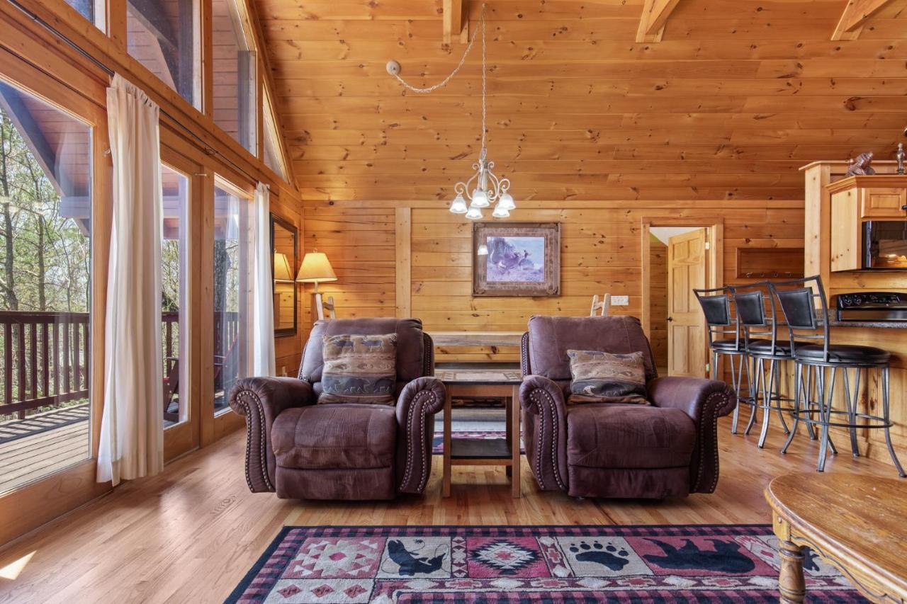 Above The Clouds, 4 Bedrooms, Pool Access, Private, Gaming, Sleeps 16 개틀린버그 외부 사진