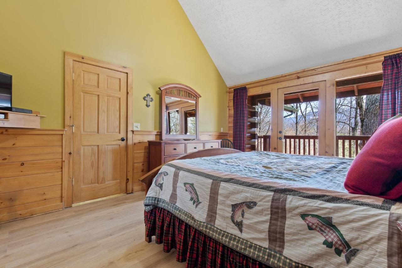 Above The Clouds, 4 Bedrooms, Pool Access, Private, Gaming, Sleeps 16 개틀린버그 외부 사진